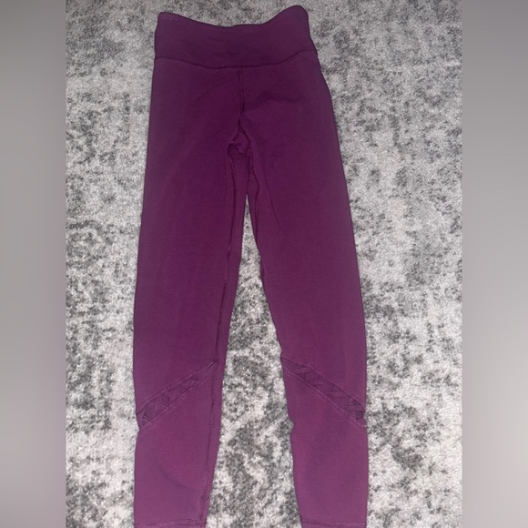 Fabletics Purple High-Waisted Leggings w/ Mesh Detail - Size Medium - Picture 2 of 2